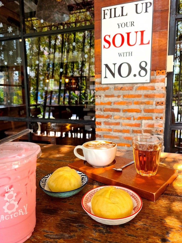 The 8 Factory Hostel Phitsanulok 63/69