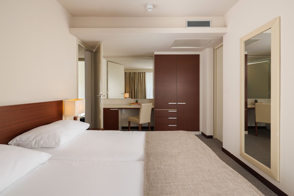 Suite with Balcony ( U3B )