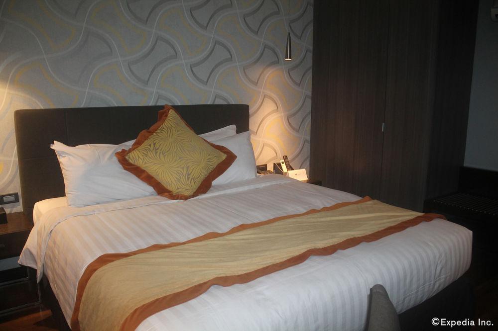 Deluxe, Double Bed