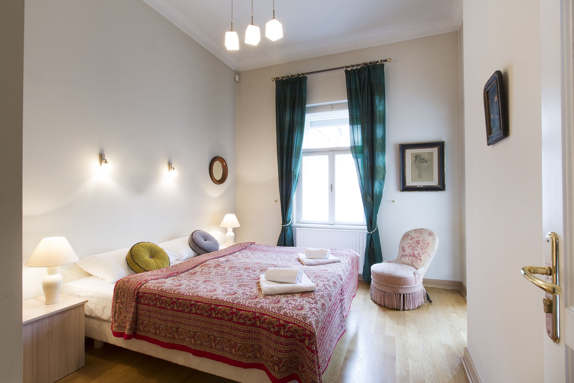 Apartment, Twin Beds, Panoramic Street View, Sofa