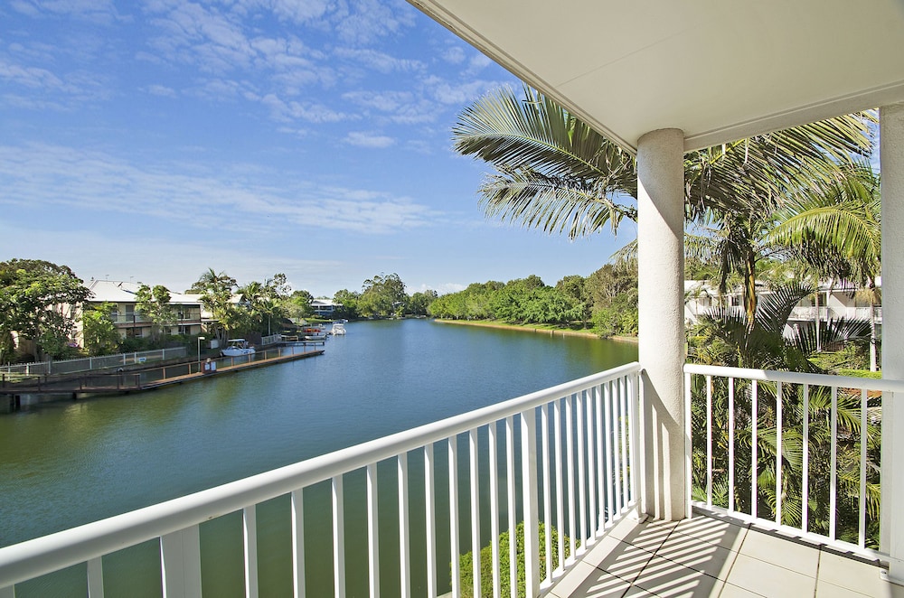 PORTSIDE NOOSA WATERS 24/31