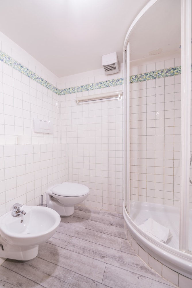 A Few Steps to The Duomo Upscale 2BD Apt 19/24
