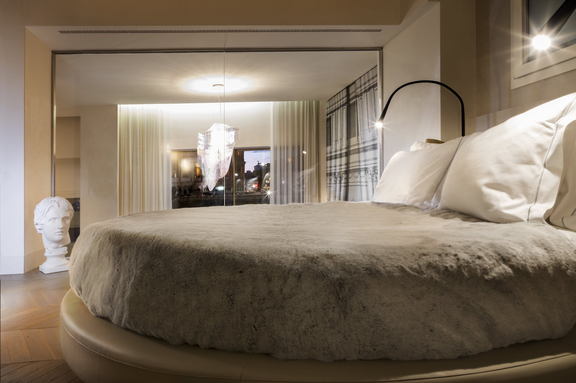 PANORAMIC, SUITE, KING BED, COLOSSEUM VIEW, GROUND FLOOR