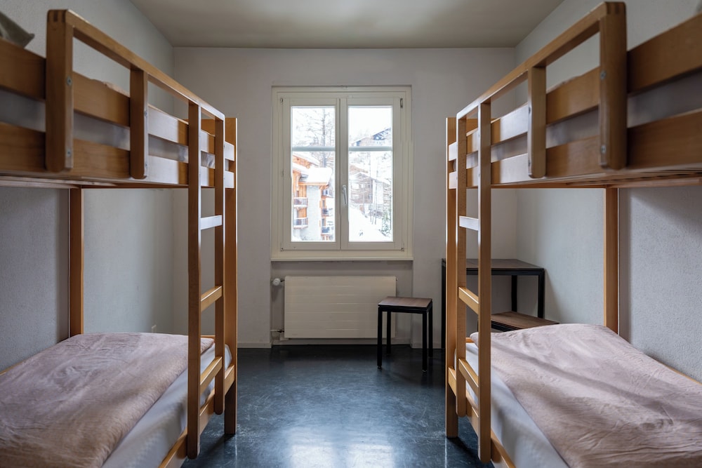 Youth Hostel Zermatt 23/64