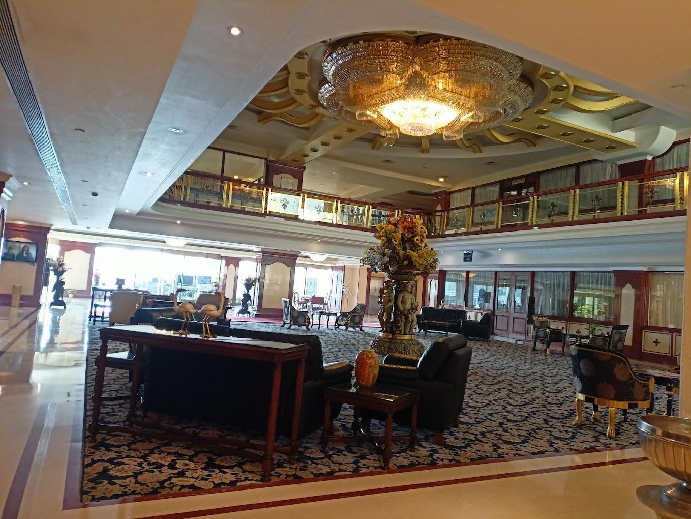 HOLIDAY REGENCY 20/25