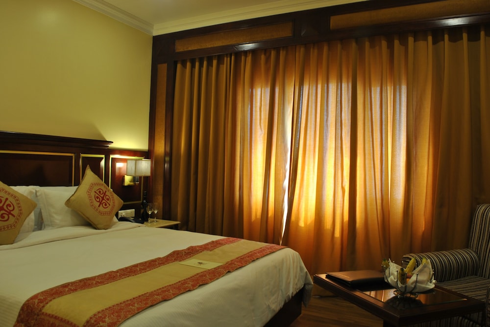 Hotel Dynasty 9/46