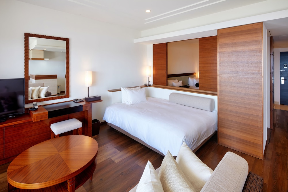Ala Mahaina Condo Hotel 30/74