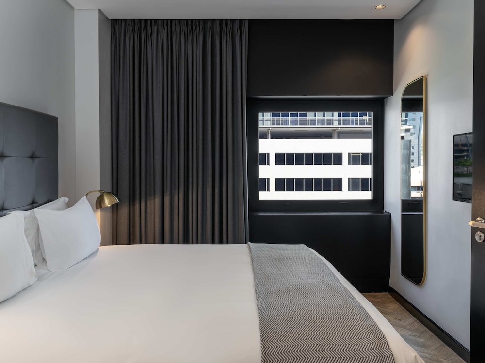 The Onyx Hotel 12/64