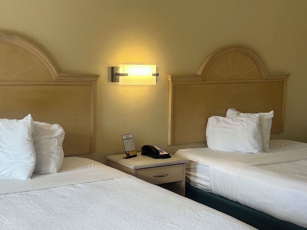Hole Inn the Wall Hotel - Sunset Plaza - Fort Walton Beach photo2