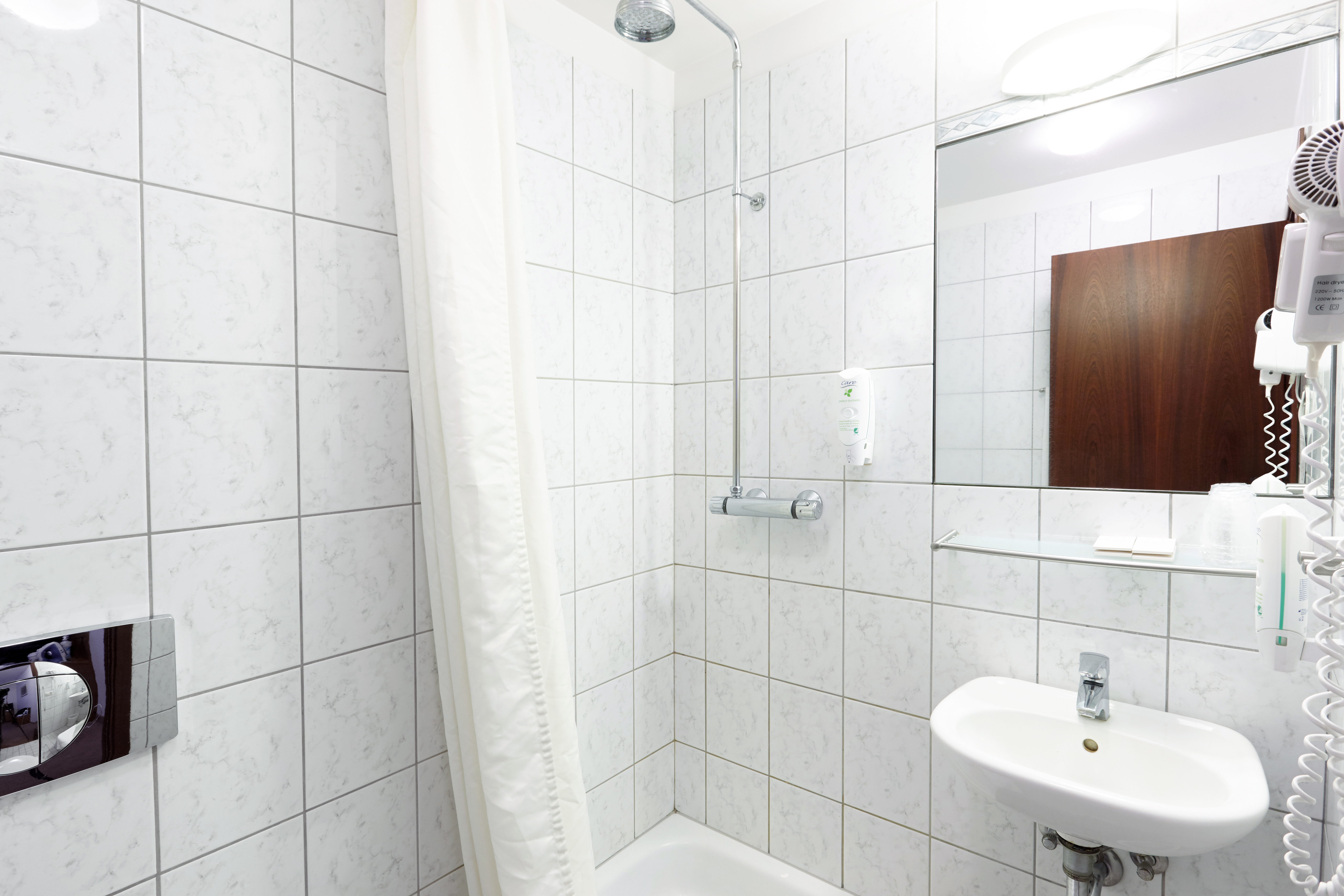 Quadruple Room, Fosshotel Baron 3/3