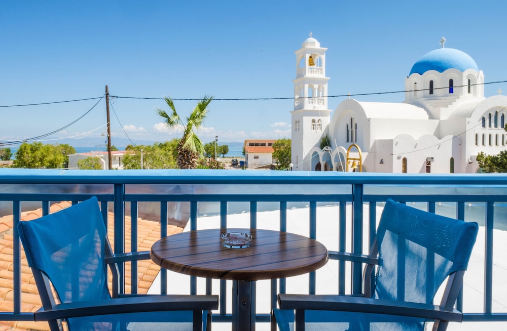 Saronis Hotel 37/50