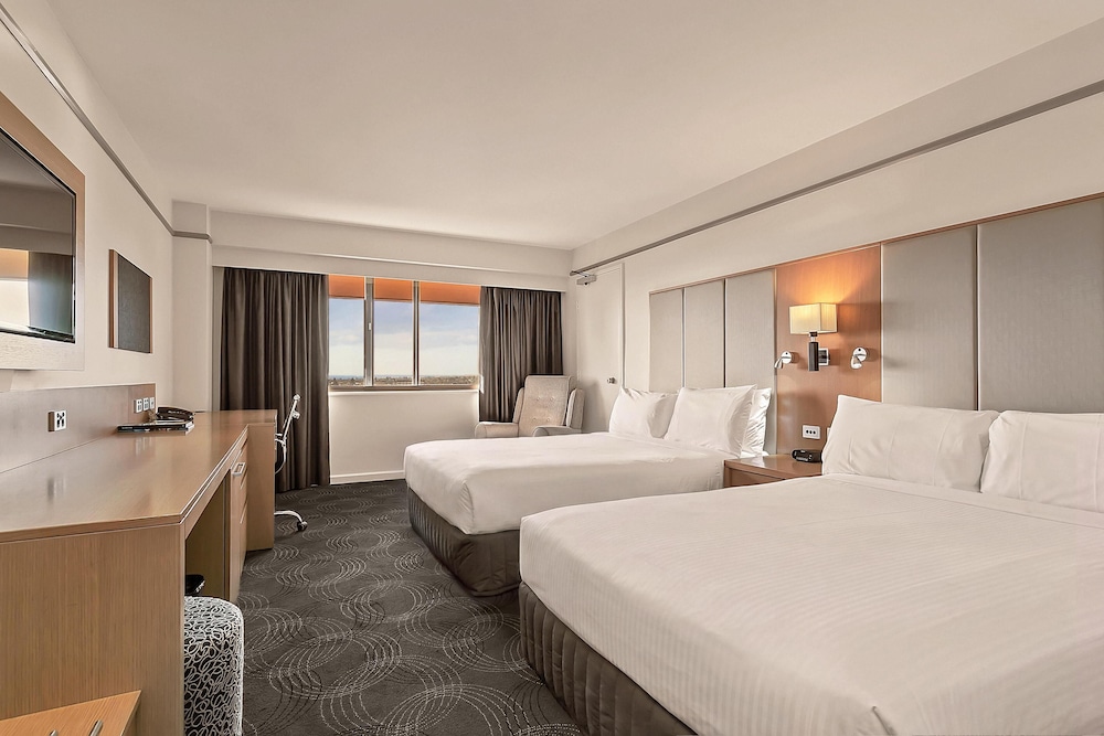 Stamford Plaza Adelaide 7/48