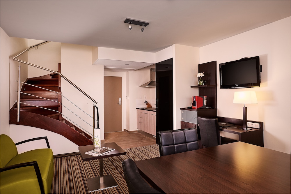 Hotel Charleroi Airport Van Der Valk 36/59