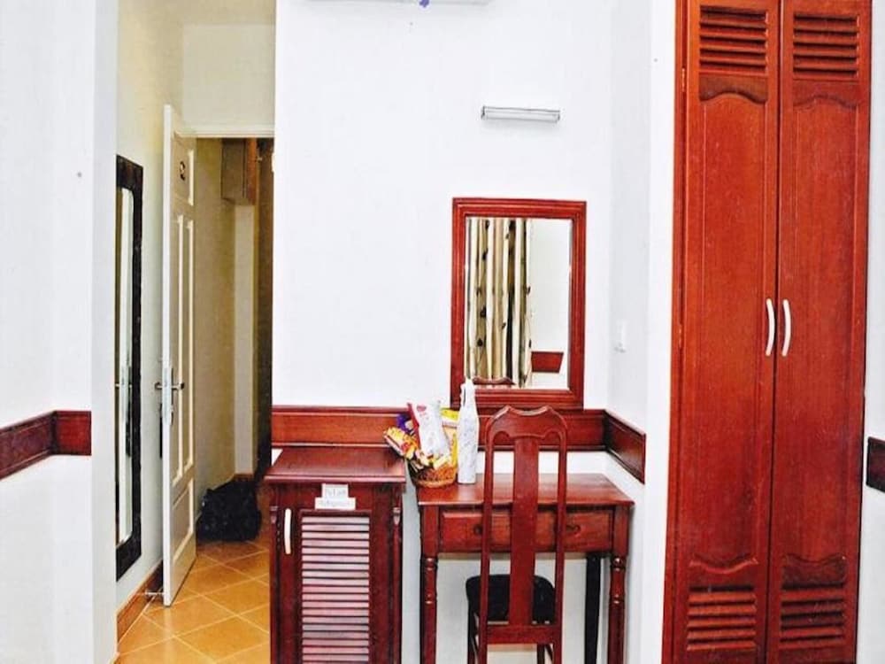 Hoang Thanh Thuy Hotel 1 29/77