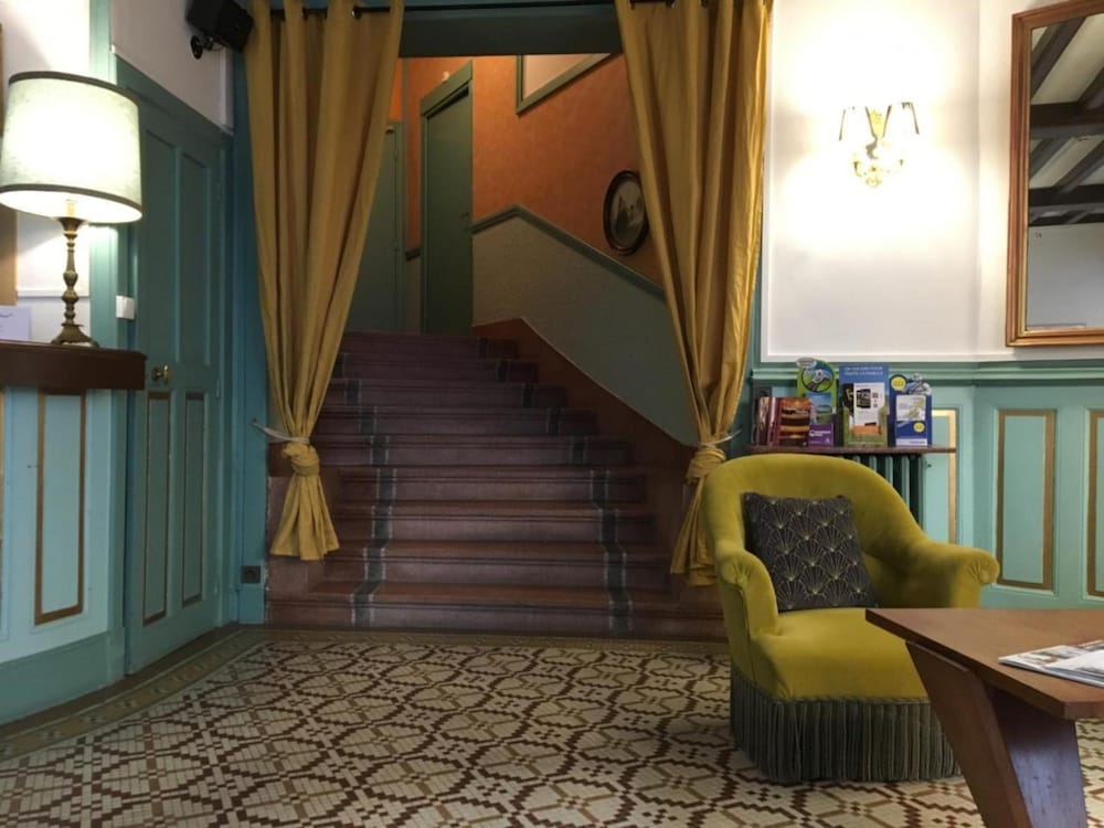 The Old Hotel Ravel 23/48