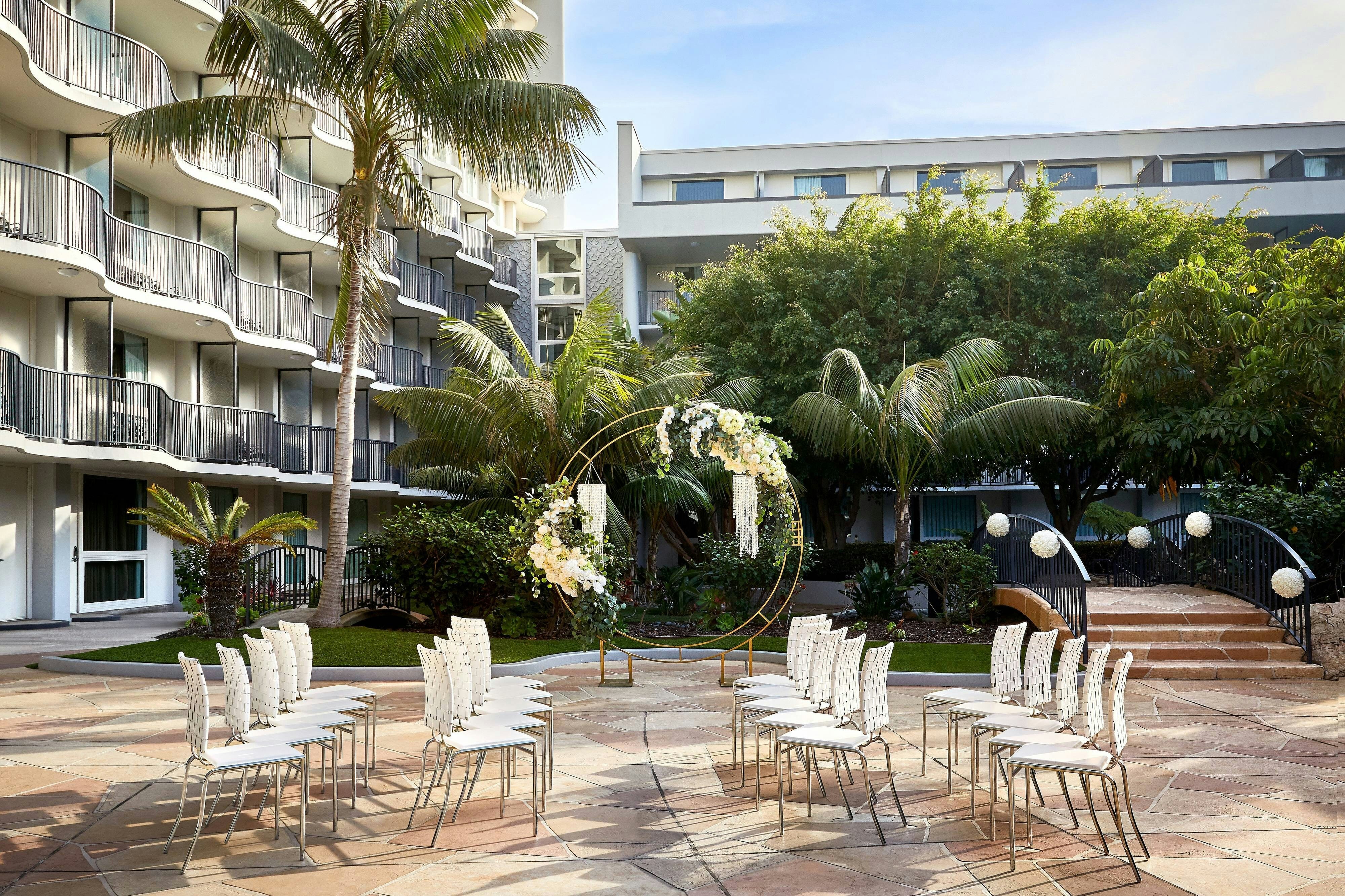 Marriott Los Angeles Airport 73/77