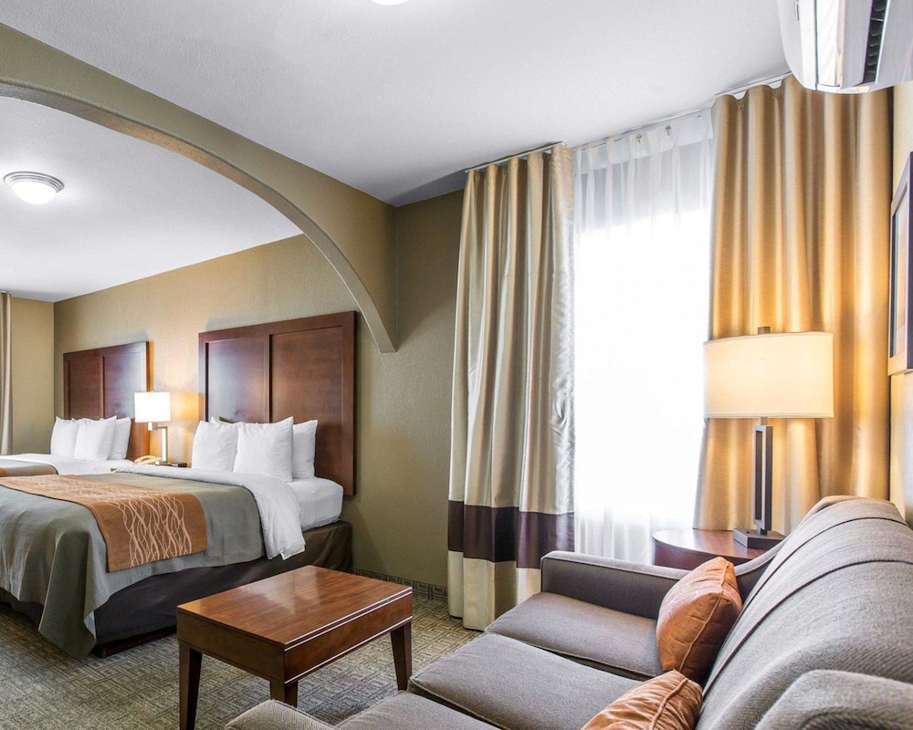 Comfort Inn & Suites Ventura Beach 5/17