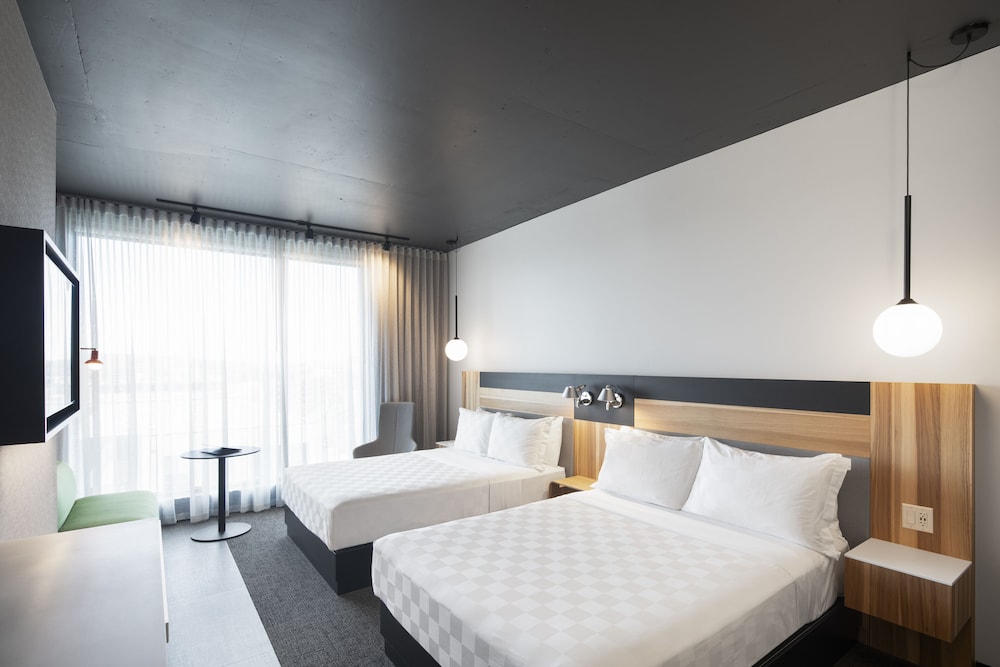 CLASSIC, 2 QUEEN BEDS