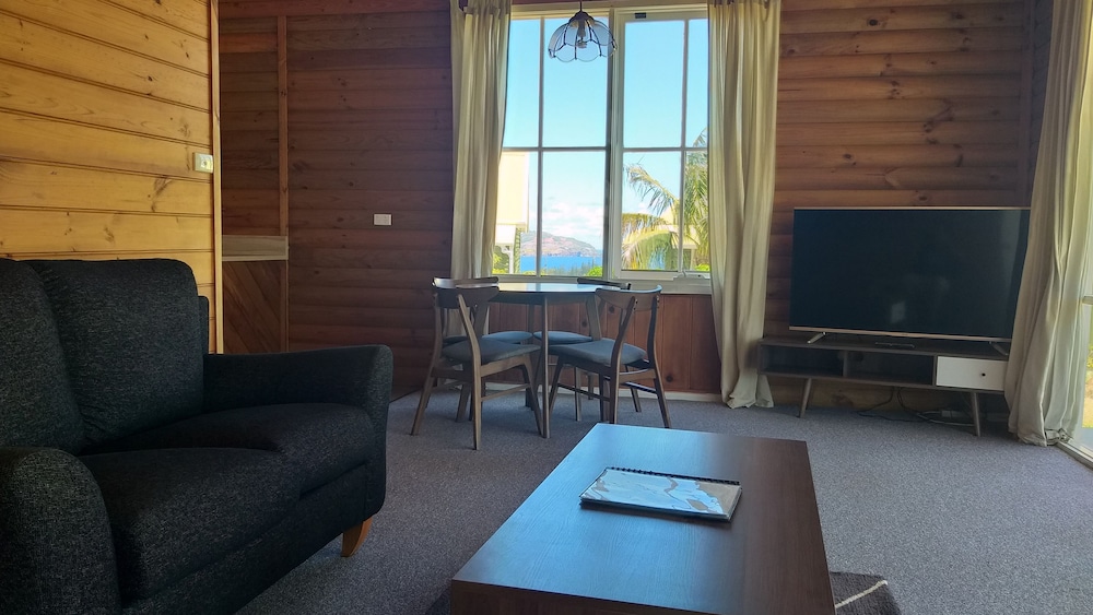Seaview Norfolk Island 27/50