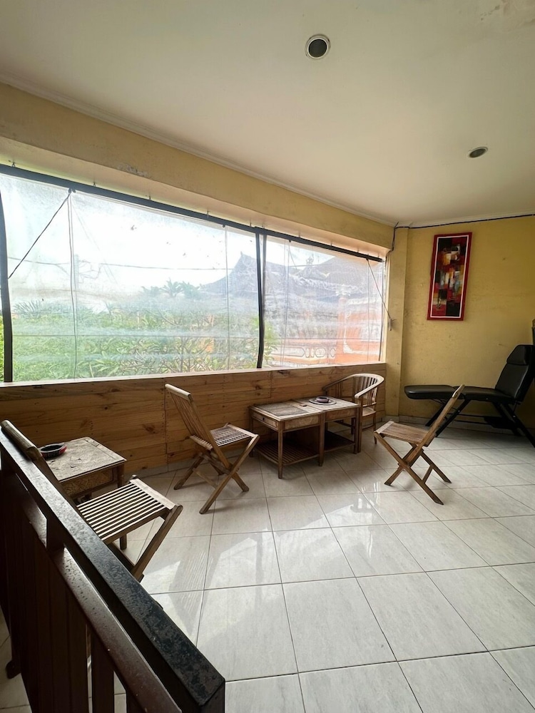 Sari Buana Bed Breakfast 36/62