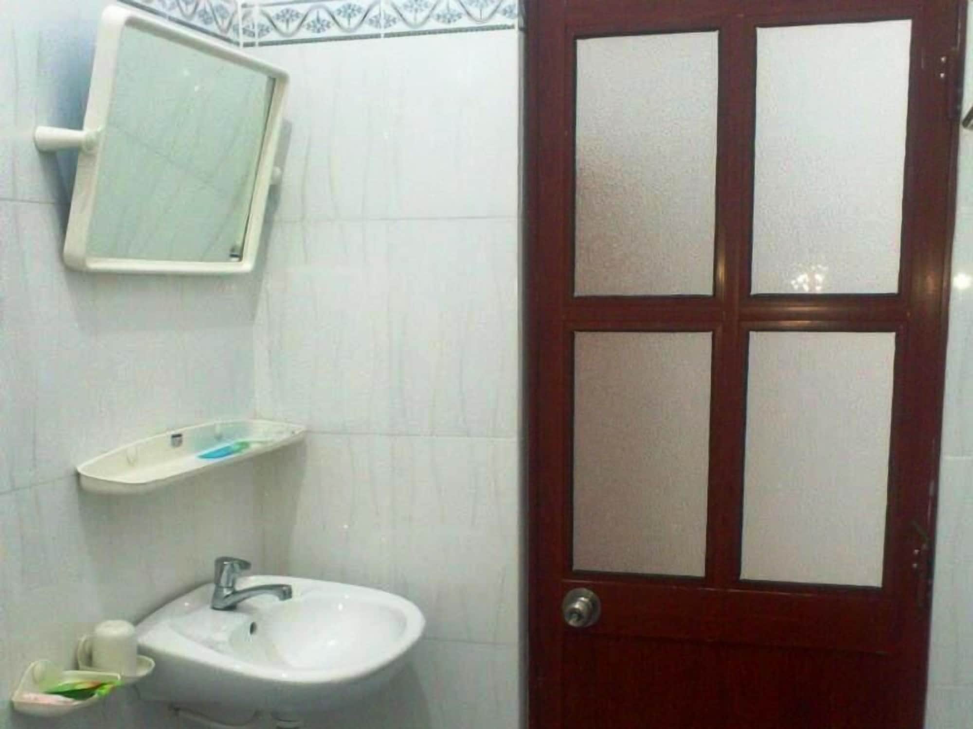 ROOM, DOUBLE BED