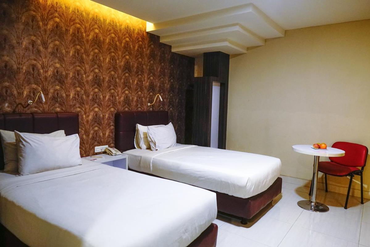 Empress Hotel Makassar 9/23