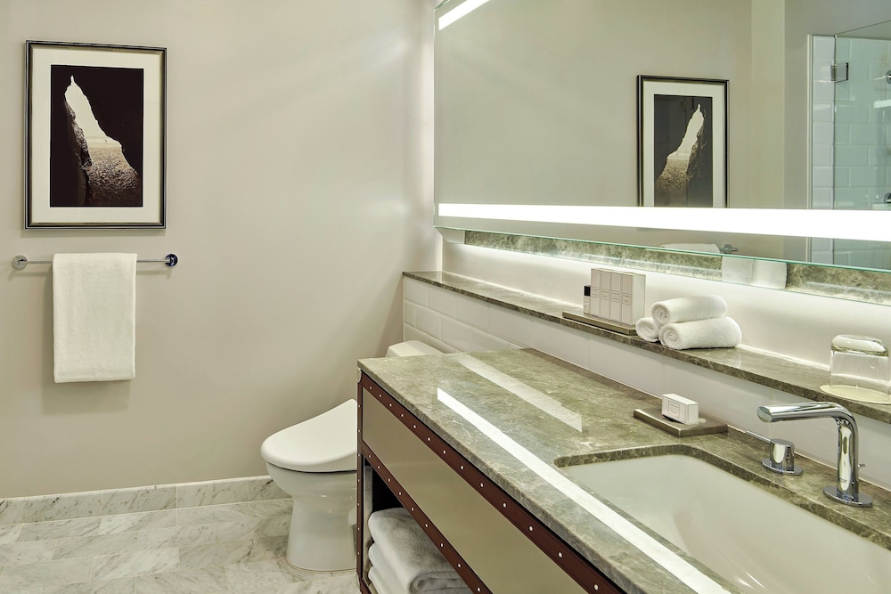 1 Bedroom, Junior Suite, Studio, King Bed, Accessible