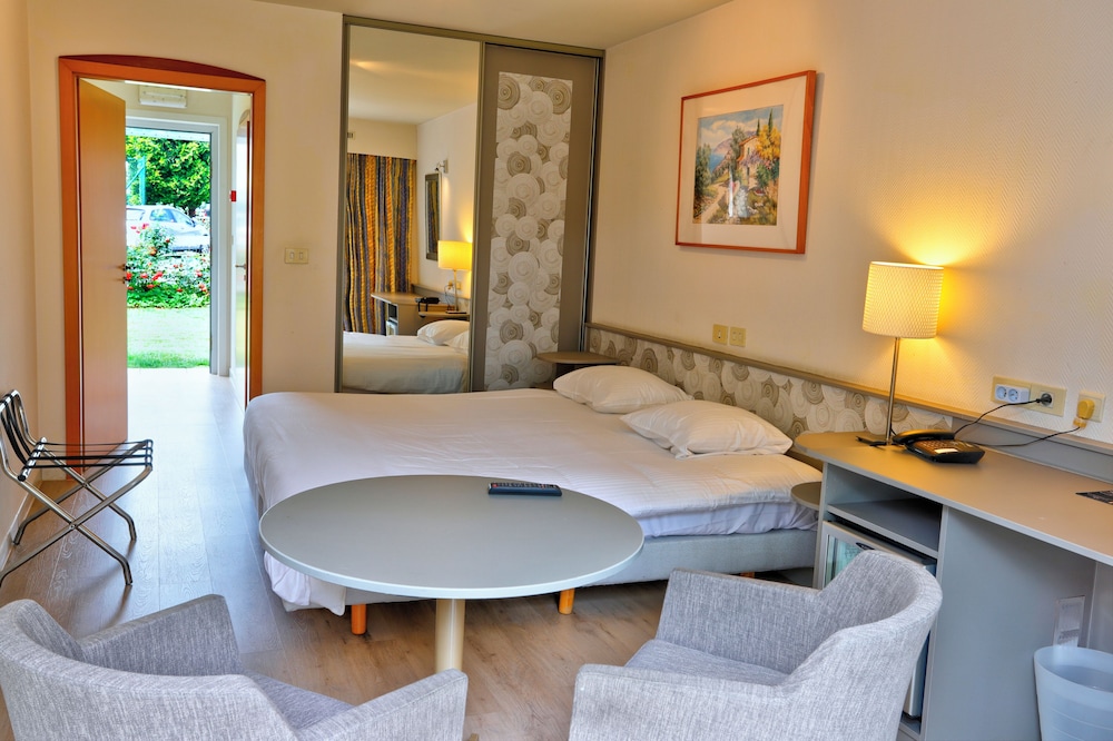 RELAIS DU SILENCE AUBERGE DU VIEUX CEDRE 18/31