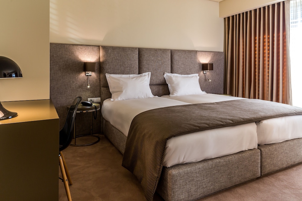 4615 Hotel 23/70