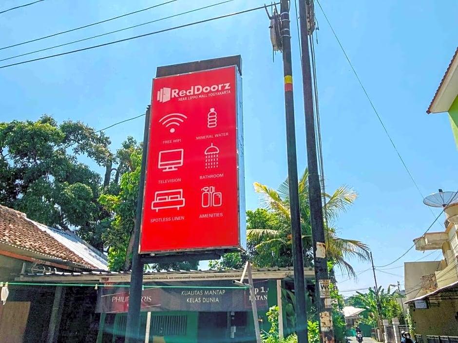 Reddoorz Plus Near Lippo Plaza Yogyakarta 1/22