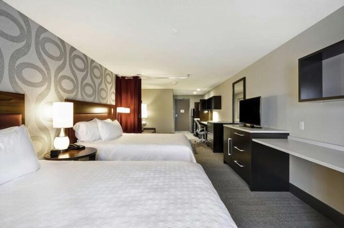 Home2 Suites by Hilton Lee's Summit Kansas City 4/13