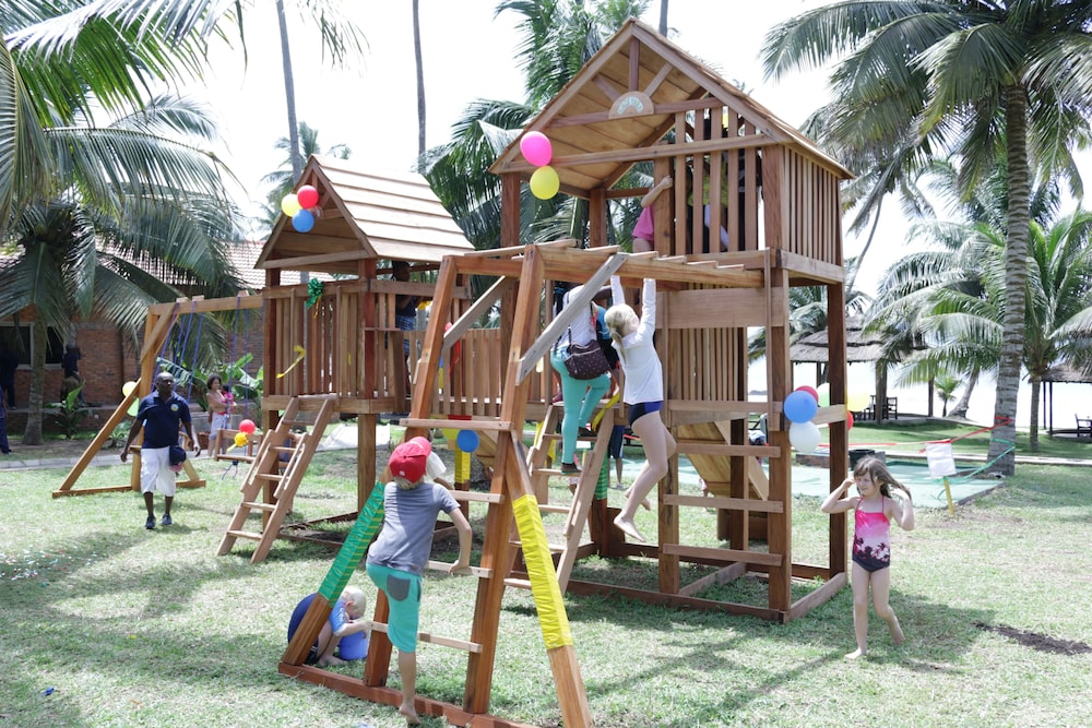 COCONUT GROVE BEACH RESORT 42/66