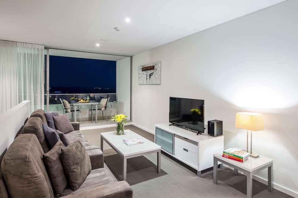 Oaks Nelson Bay Lure Suites 40/62