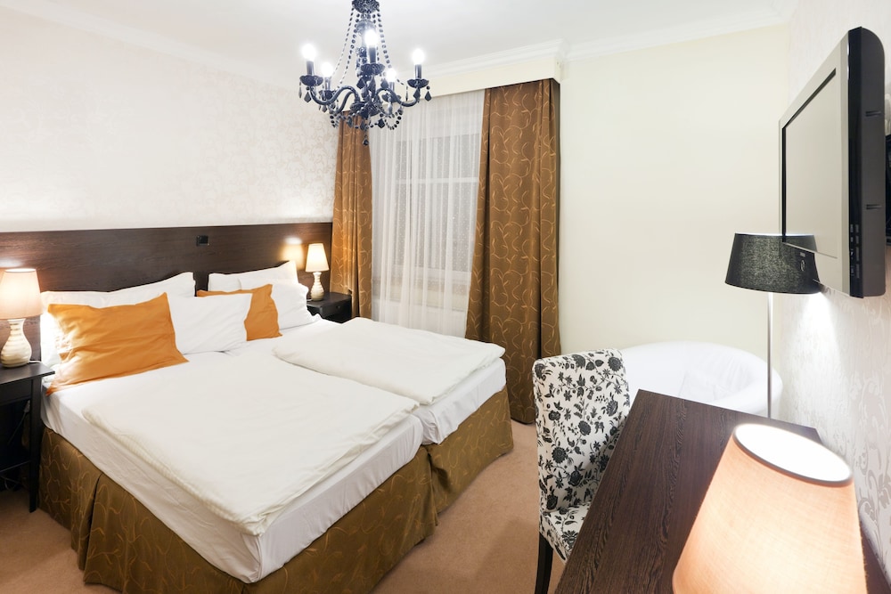 غرفة كومفورت بسرير مزدوج