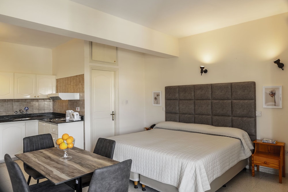 Stephanos Hotel Apartments 15/47