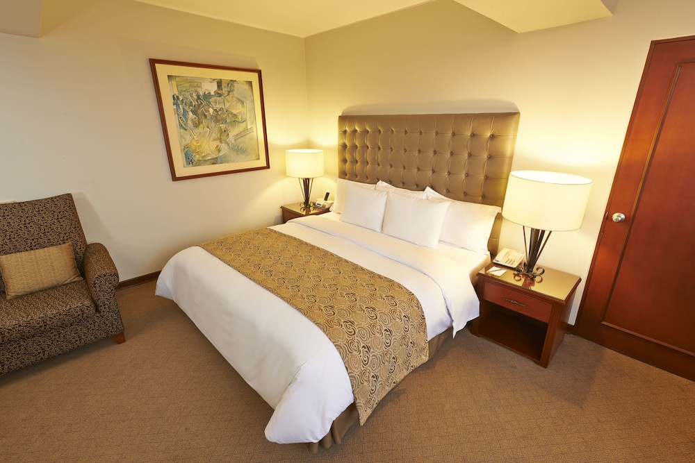 Sol de Oro Hotel And Suites 11/65