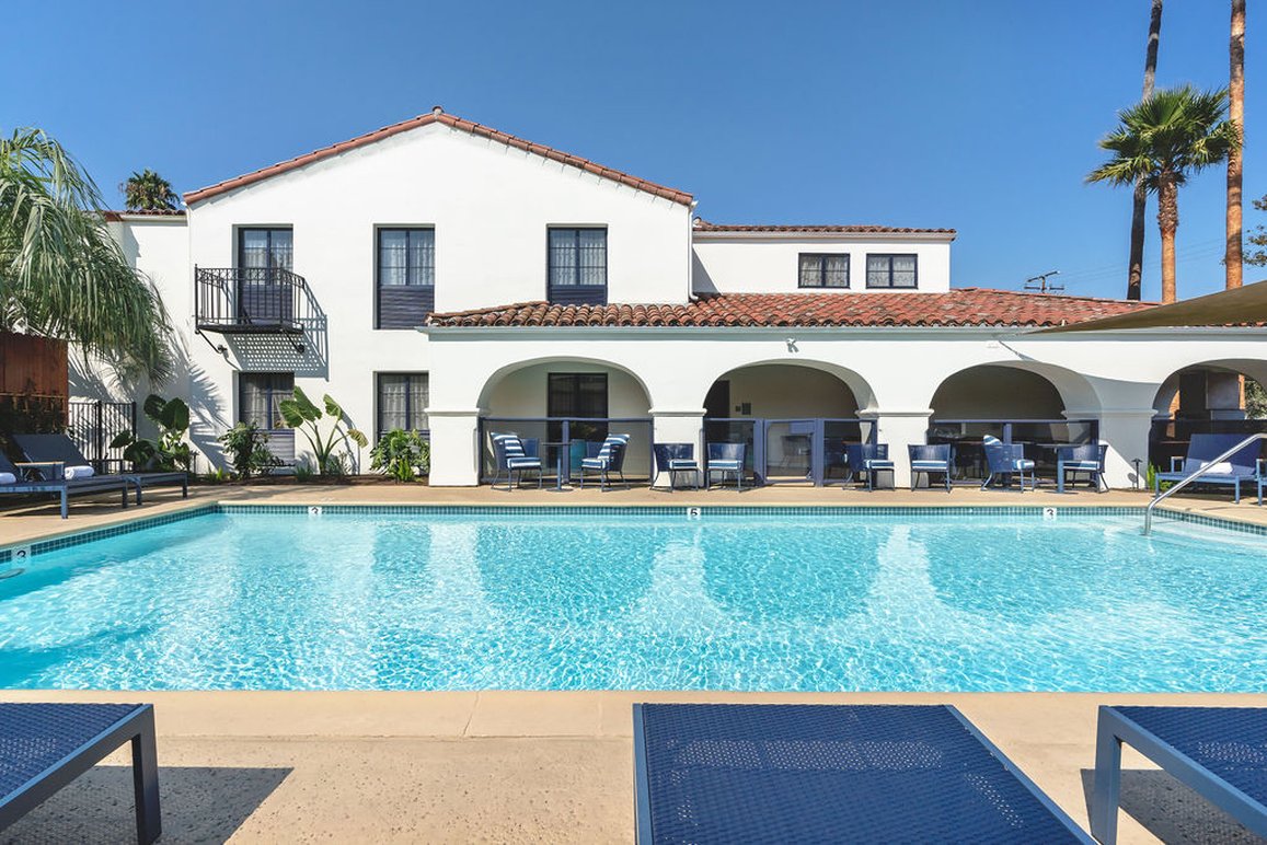 Mason Beach Inn 51/59