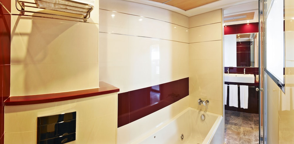 Mediterranean Bay Adults Only 48/49