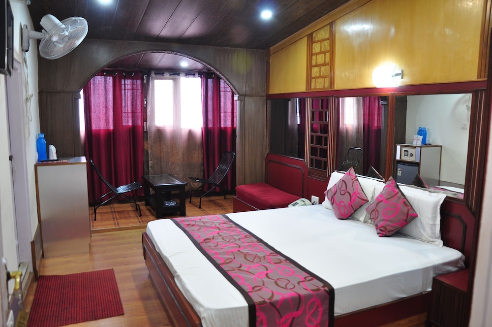 Hotel Sidharath 12/33