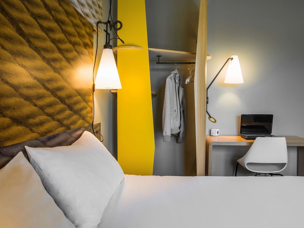 Ibis Tarbes Odos 14/64