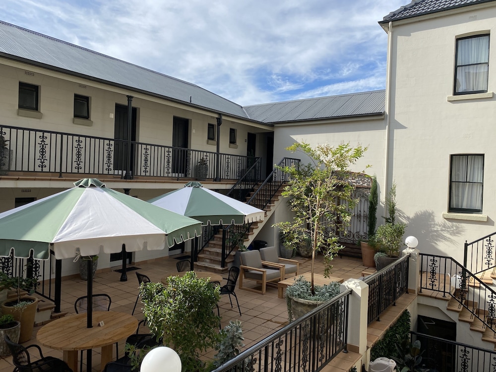 RANDWICK LODGE 3/67