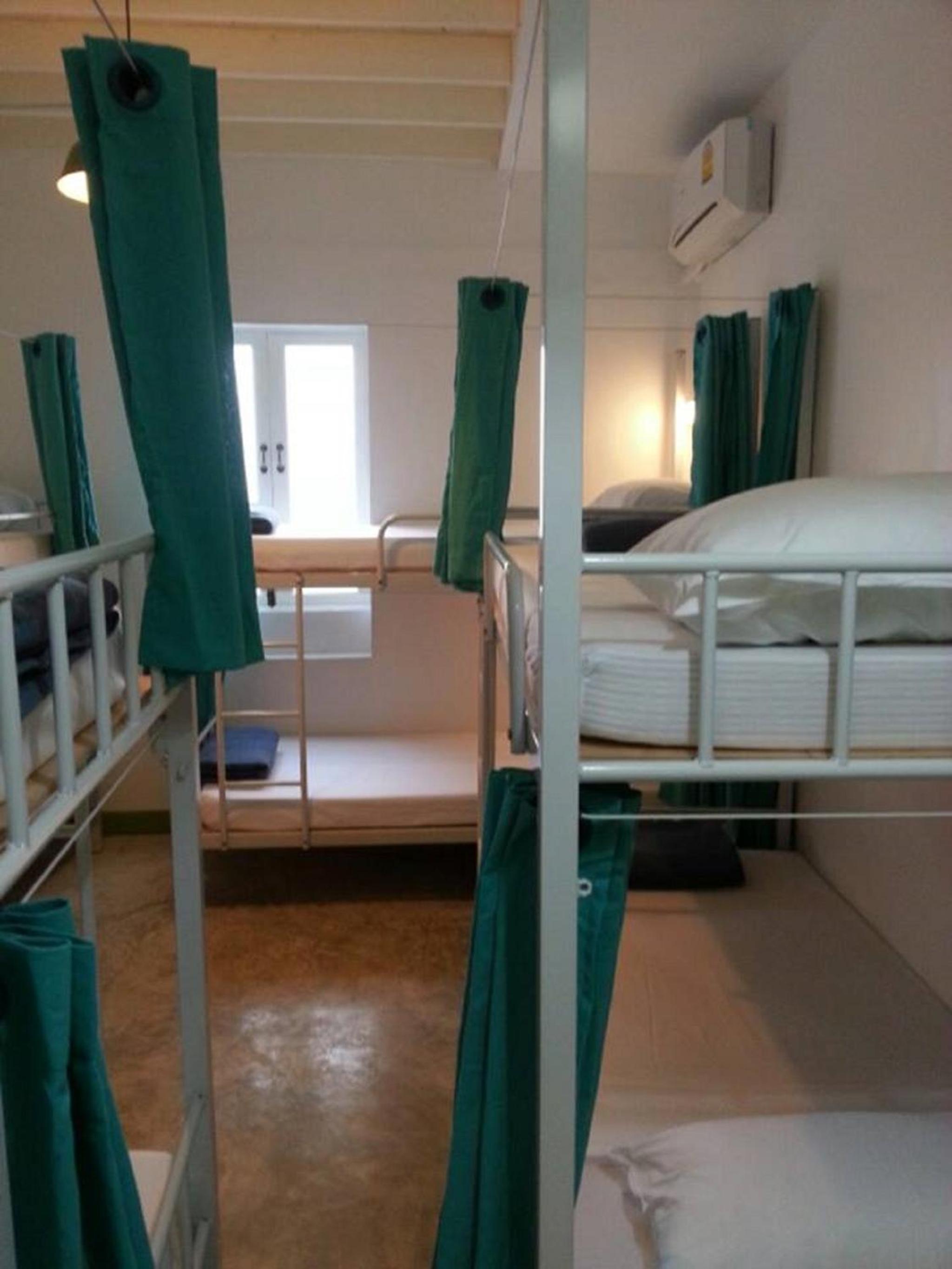 MIXED DORM, 8 BEDS