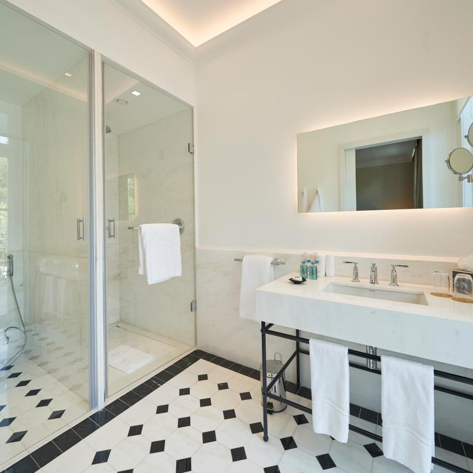 2 Bedrooms, Suite