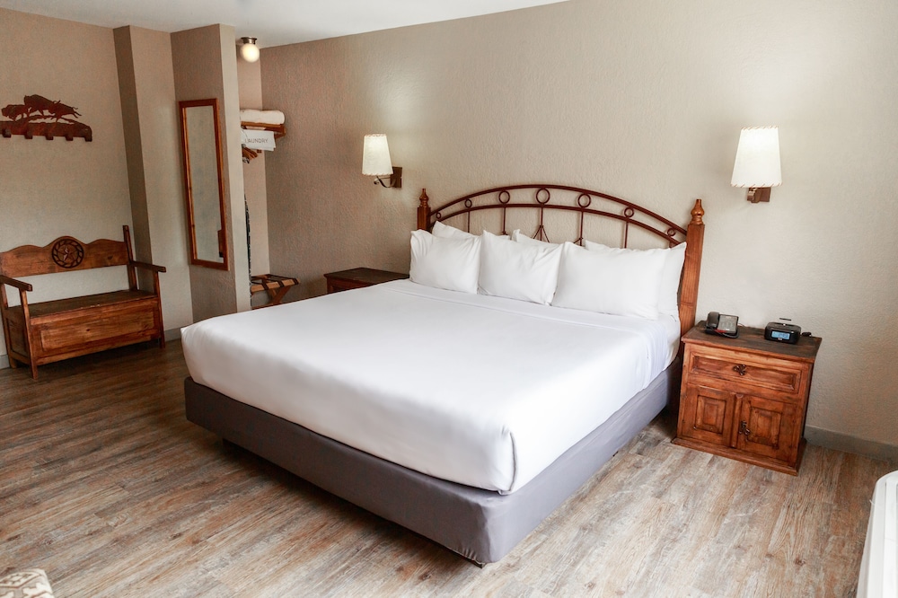 STANDARD, KING BED