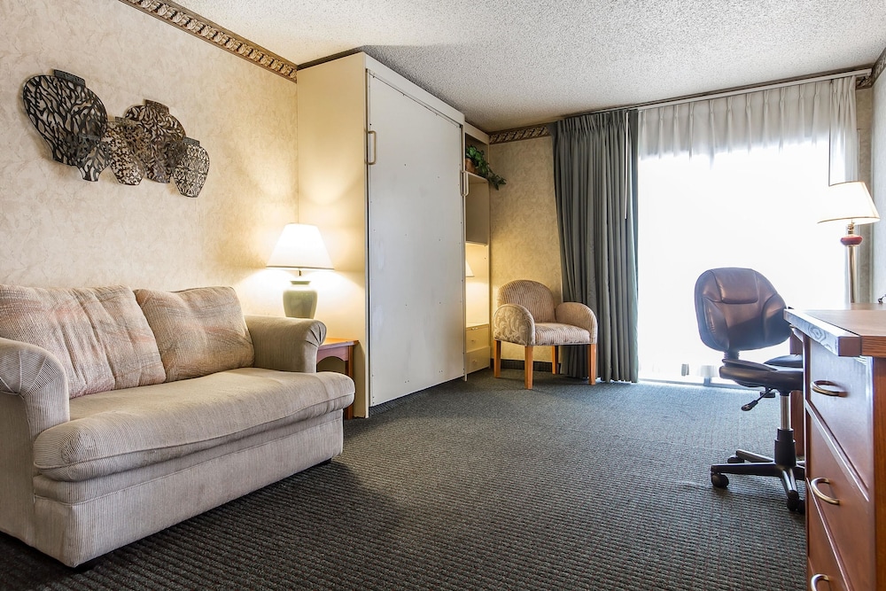 Quality Inn And Suites Silicone Valley 32/41