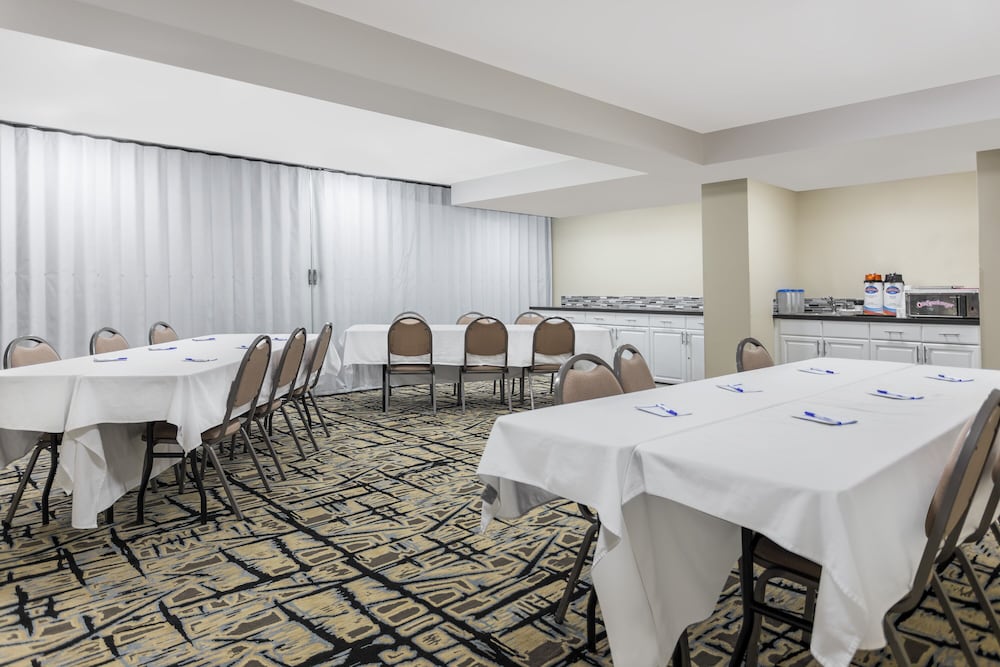 Silverstone Inn And Suites Spokane Valley 26/26