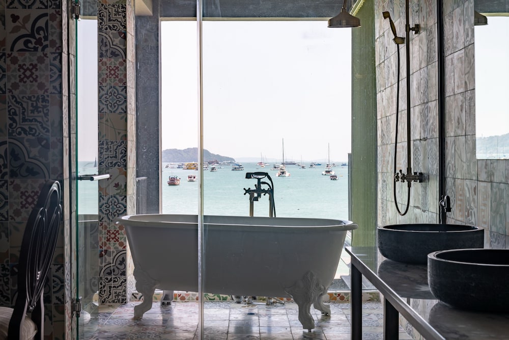 Arch39 Phuket Beach Front 8/36
