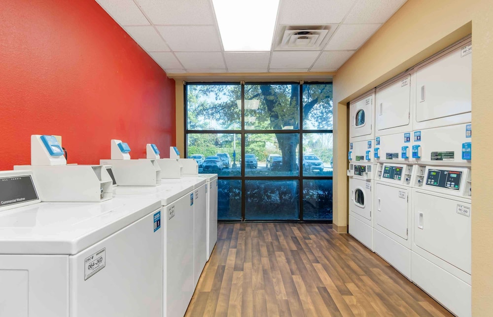 Extended Stay America - Atlanta - Gwinnett Place 12/42