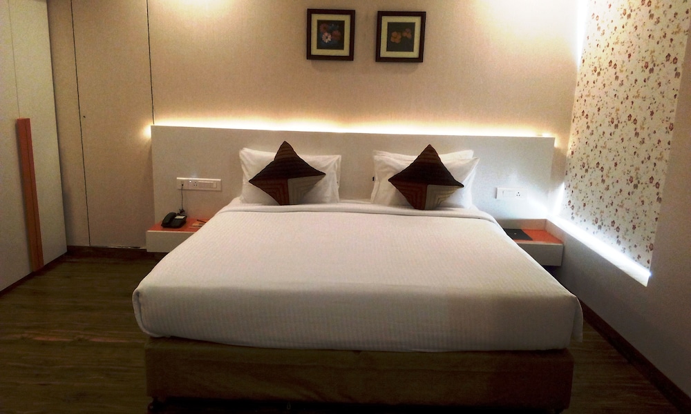 Mango Hotels Prangan - Bhubaneshwar 7/27