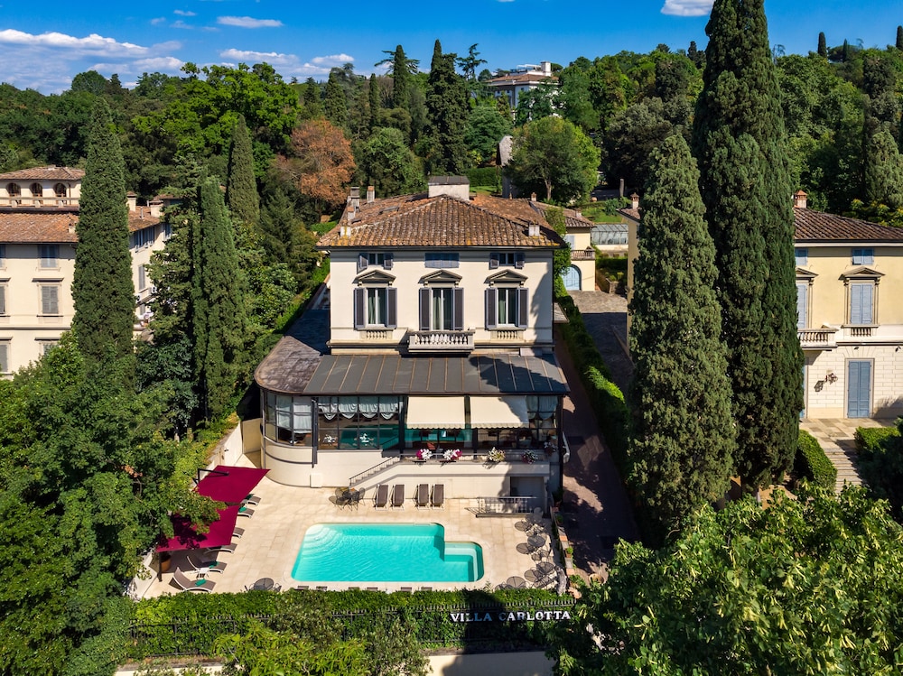 Villa Carlotta 6/56